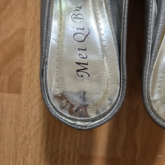 BNWOT grey silver sparkle kitten heel jewelled slip on high heeled shoes size 36 - Picture 4 of 9